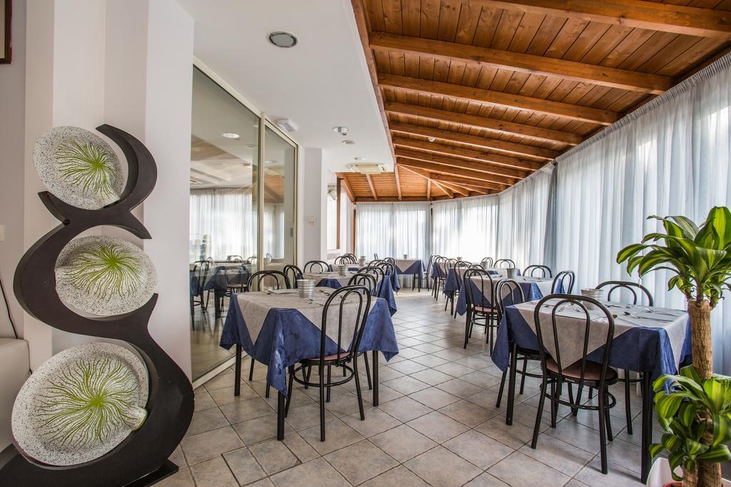 Hotel Nancy Риччоне Екстер'єр фото