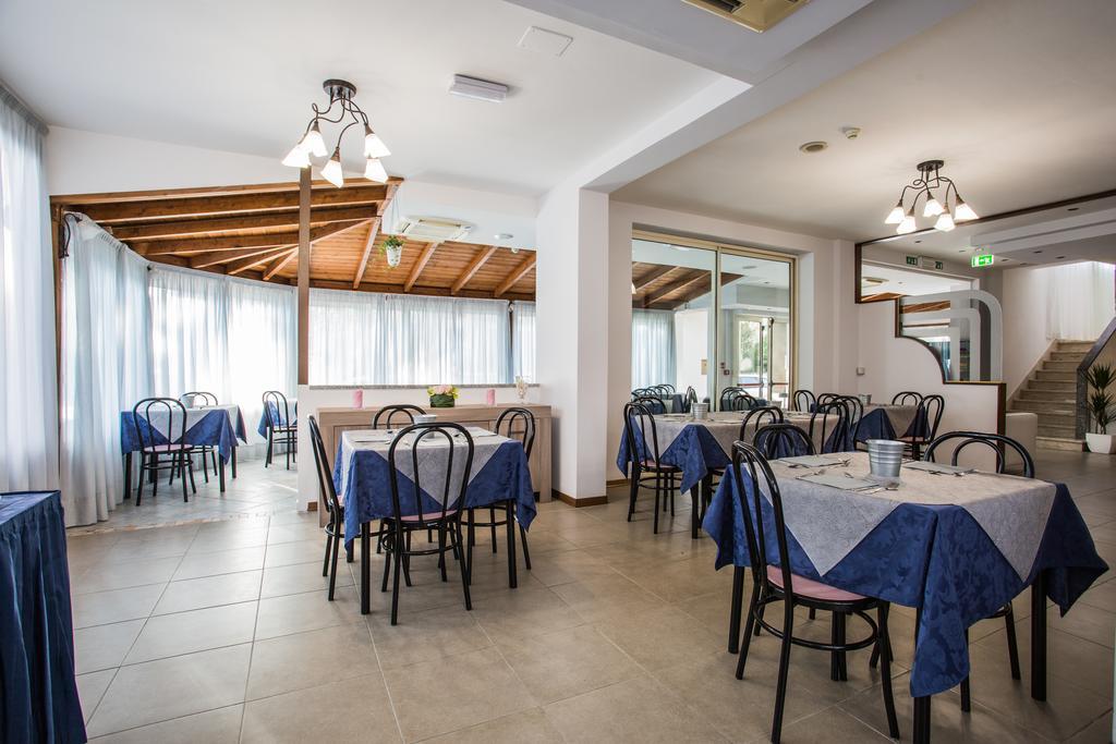 Hotel Nancy Риччоне Екстер'єр фото